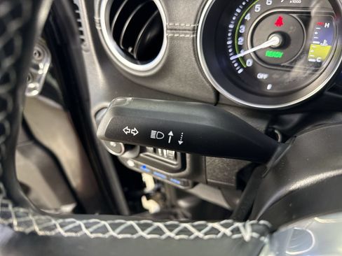 Used 2022 Jeep Wrangler Unlimited Sahara w/ Cold Weather Group AWD/4WD image 16
