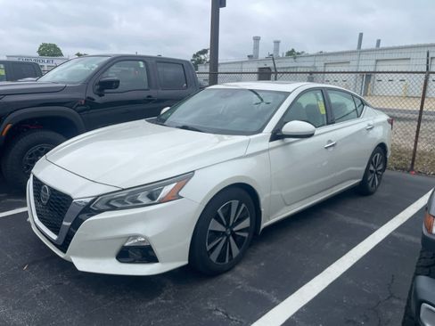 Used 2019 Nissan Altima 2.5 SL FWD image 1