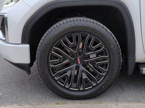 Used 2022 GMC Sierra 1500 Denali w/ Denali Premium Package image 35