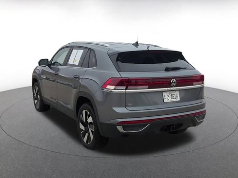 Used 2025 Volkswagen Atlas Cross Sport SE image 11