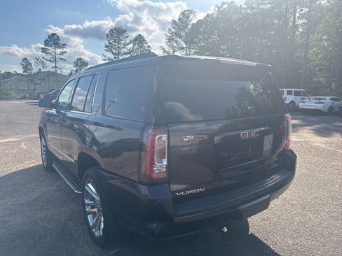 Used 2018 GMC Yukon SLT w/ Premium Edition AWD/4WD image 5