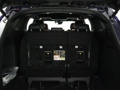 Certified 2025 Toyota Sienna Platinum image 21