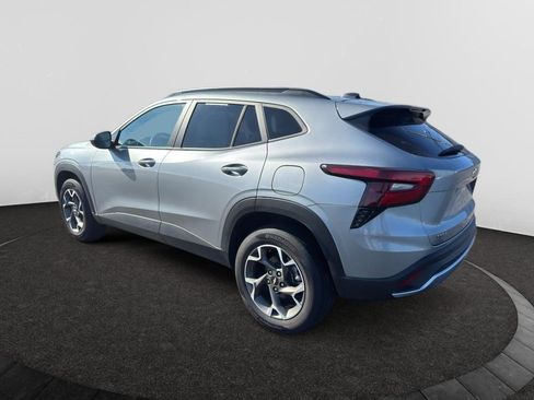 Used 2024 Chevrolet Trax LT FWD image 7