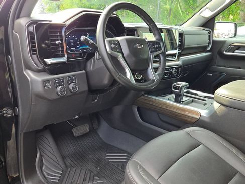 Certified 2024 Chevrolet Silverado 1500 LT Trail Boss w/ Convenience Package II AWD/4WD image 25