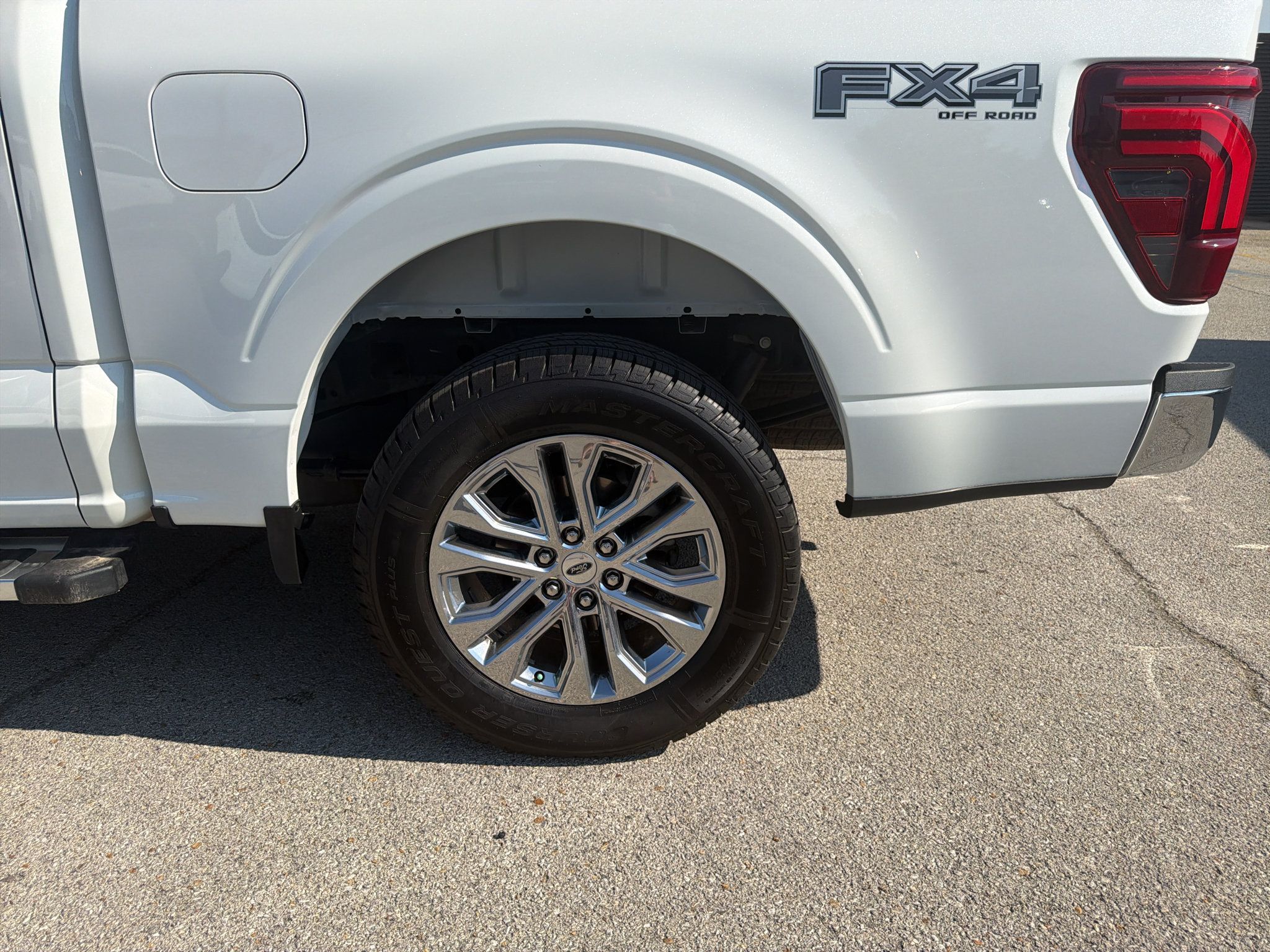 Used 2024 Ford F150 Lariat w/ FX4 Off-Road Package AWD/4WD image 25