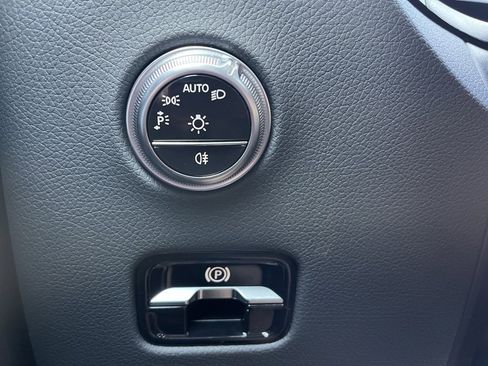 Certified 2025 Mercedes-Benz GLC 43 AMG 4MATIC image 18