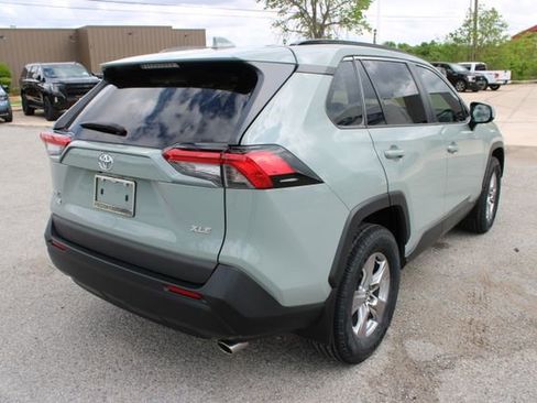 Used 2023 Toyota RAV4 XLE w/ Convenience Package image 5