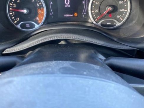 Used 2017 Jeep Renegade Altitude image 17