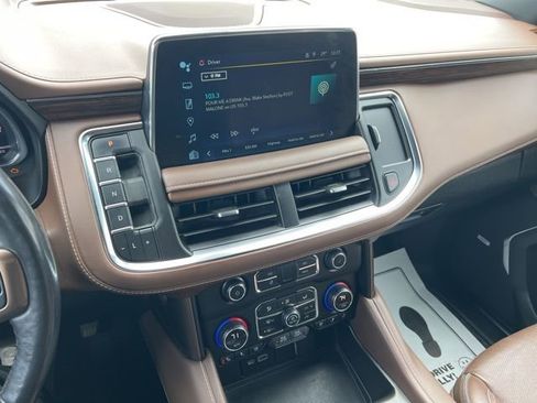 Used 2022 Chevrolet Suburban High Country image 12