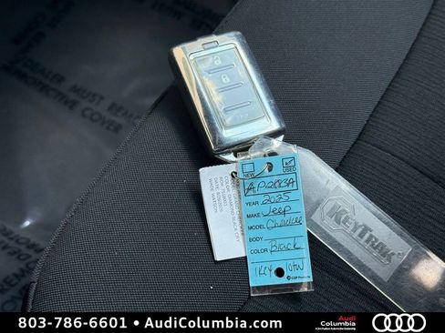 Used 2025 Jeep Grand Cherokee L Laredo RWD image 35