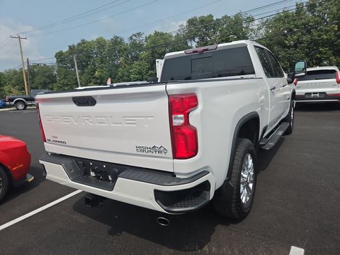 Used 2021 Chevrolet Silverado 2500 High Country w/ Technology Package AWD/4WD image 16