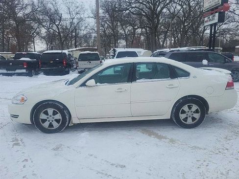 Used 2009 Chevrolet Impala LT w/ Luxury Edition Package image 3