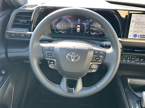 Used 2026 Toyota Crown XLE image 24