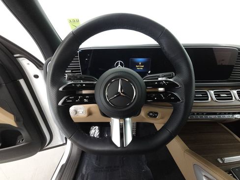 Used 2026 Mercedes-Benz GLS 580 4MATIC image 12