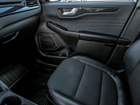 Used 2024 Ford Escape ST-Line Select w/ Tech Pack #2 image 26