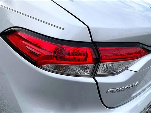 Used 2022 Toyota Corolla LE image 28