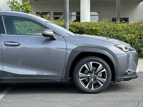 Certified 2021 Lexus UX 200 w/ Accessory Package (Z1) FWD image 31