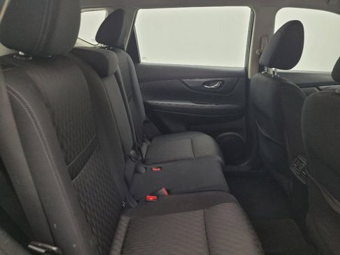 Used 2018 Nissan Rogue S AWD/4WD image 19