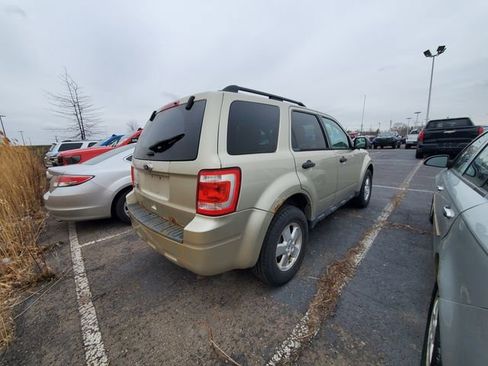 Used 2011 Ford Escape XLT w/ 201A Rapid Spec Order Code image 4