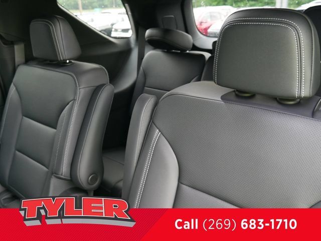 New 2026 Chevrolet Traverse LT w/ Driver Confidence Package AWD/4WD image 41