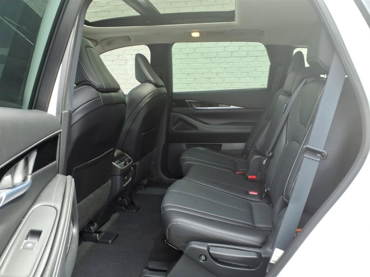 Used 2025 INFINITI QX60 Pure FWD image 13