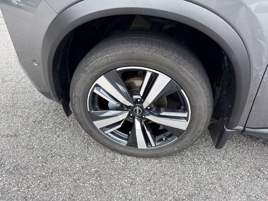 Used 2023 Nissan Rogue Platinum w/ Platinum Premium Package FWD image 11