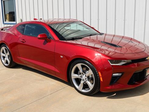 Used 2016 Chevrolet Camaro SS image 7