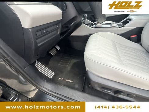 Used 2025 Mitsubishi Outlander SEL AWD/4WD image 36