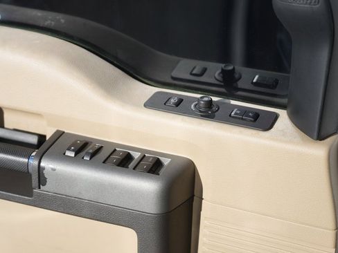 Used 2011 Ford F250 Lariat w/ Lariat Interior Pkg image 28