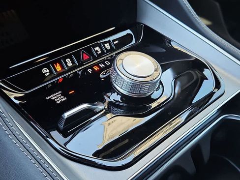 New 2026 Jeep Grand Wagoneer Limited AWD/4WD image 32