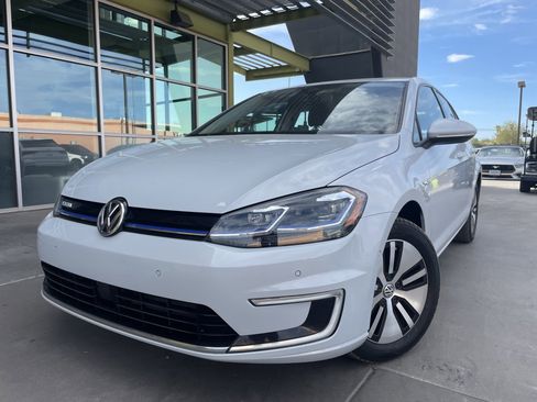 Used 2019 Volkswagen e-Golf SEL Premium image 2