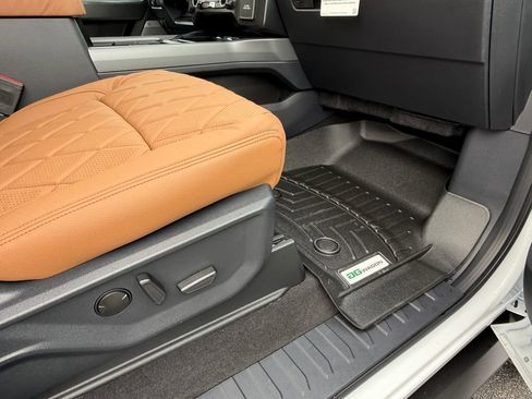 New 2026 Ford F250 Lariat w/ Black Appearance Package image 84