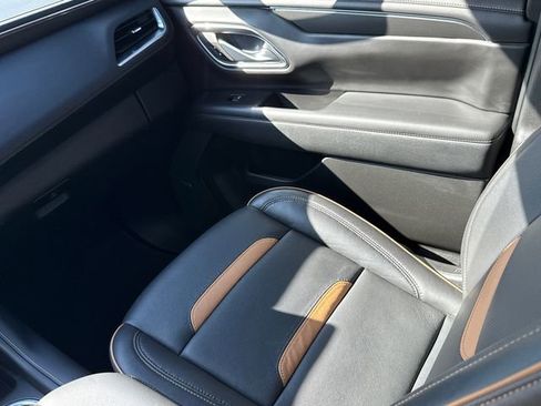 Used 2024 GMC Yukon AT4 w/ AT4 Premium Package image 14