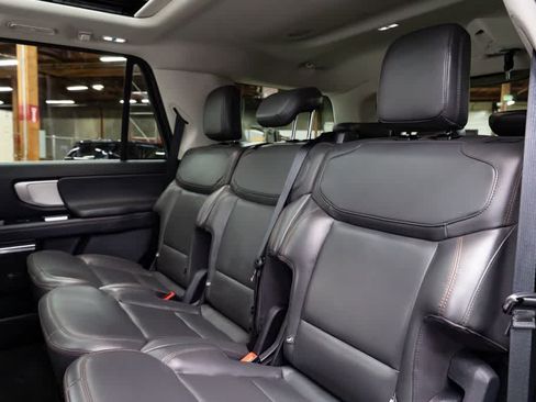Used 2025 Ford Expedition Active AWD/4WD image 29