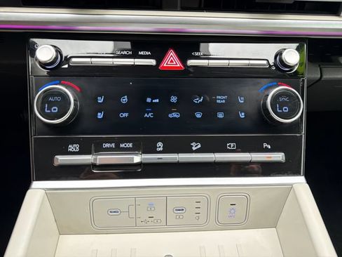 Used 2024 Hyundai Santa Fe Limited FWD image 14