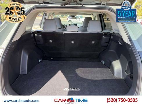 Used 2019 Toyota RAV4 XLE Premium w/ Carpet Mat Package FWD image 22