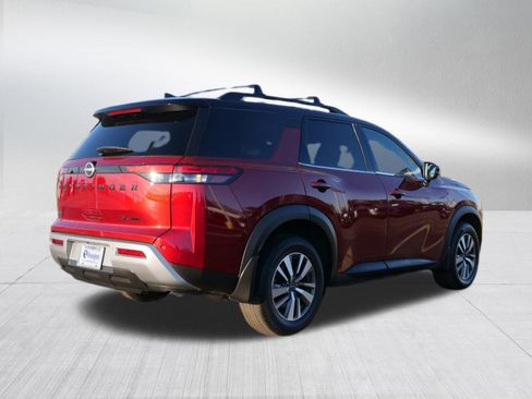 Used 2023 Nissan Pathfinder SL w/ Lighting Package (N92) image 3