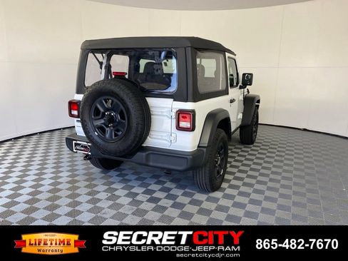 Used 2021 Jeep Wrangler Sport AWD/4WD image 7