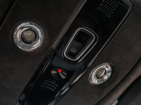 Used 2021 Aston Martin DBX AWD/4WD image 41