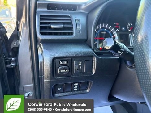 Used 2017 Toyota 4Runner SR5 AWD/4WD image 15