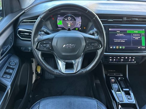 Used 2022 Chevrolet Bolt EUV Premier w/ Super Cruise Package image 16