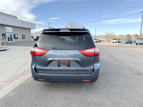 Used 2015 Toyota Sienna Limited image 7