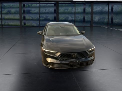 Used 2025 Honda Accord SE image 3