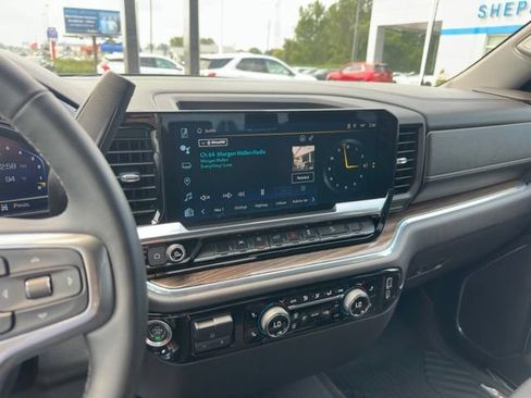 Used 2023 Chevrolet Silverado 1500 RST AWD/4WD image 20