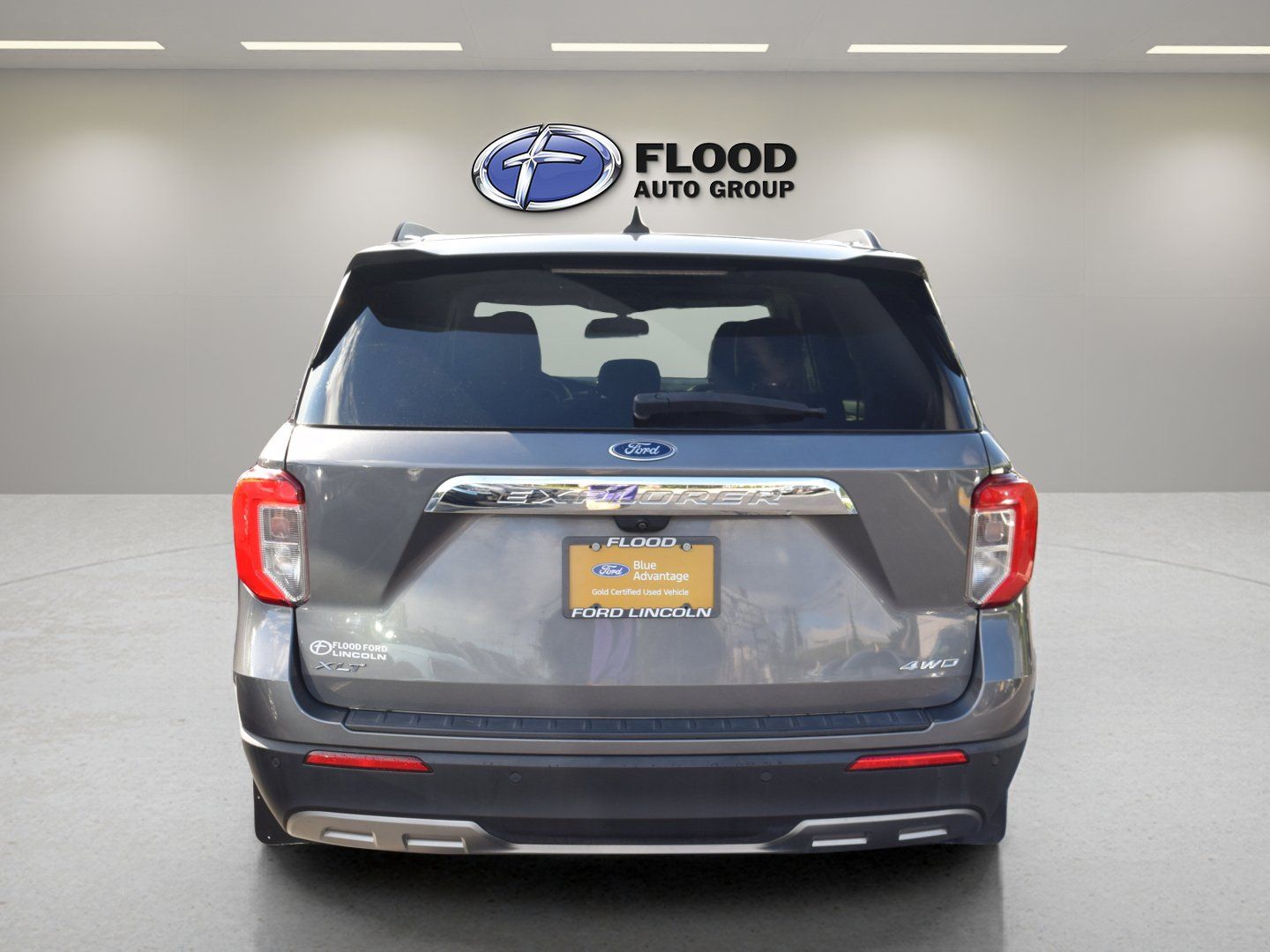 Used 2022 Ford Explorer XLT w/ Equipment Group 202A AWD/4WD image 5