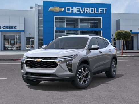 New 2026 Chevrolet Trax LT w/ Driver Confidence Package FWD image 7