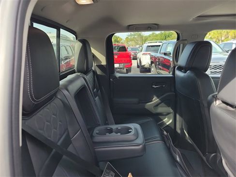 Used 2024 Nissan Frontier SL w/ Technology Package image 29