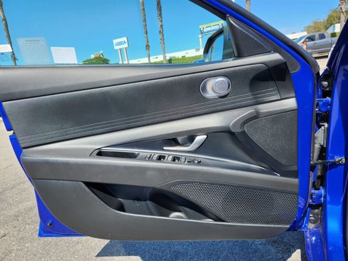 Used 2024 Hyundai Elantra SEL FWD image 19