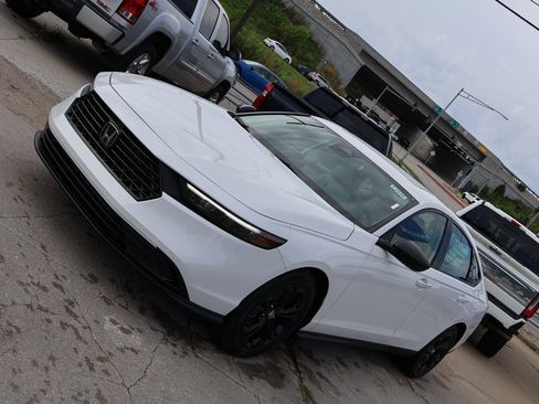 New 2025 Honda Accord SE image 3