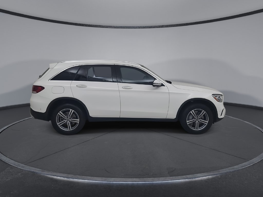 Used 2022 Mercedes-Benz GLC 300 4MATIC image 2